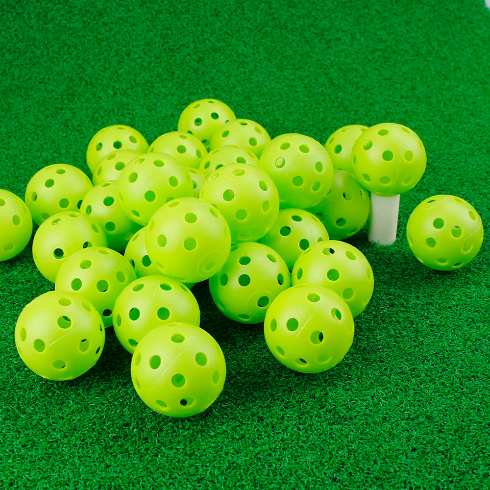 24 Stück Übungsgolfbälle – 42mm Perforierte Airflow Plastikbälle | Bunte Indoor & Outdoor Trainingsbälle für Golf & Haustiere Kaufschwan® 24 Stück Grün