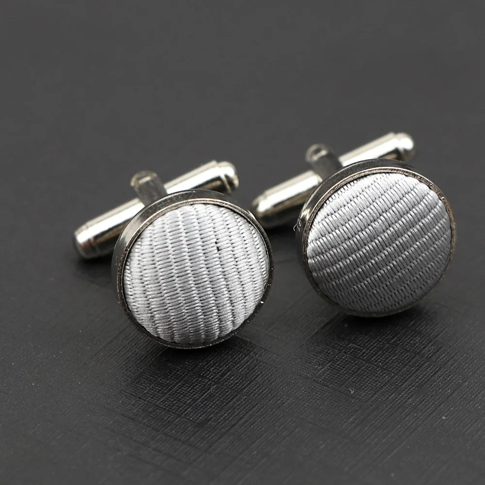 Klassische Herren Manschettenknöpfe mit Streifen- & Karomuster | Hochwertige Markenoptik – Elegante Ärmelknöpfe für Business & Hochzeit Kaufschwan® Silber