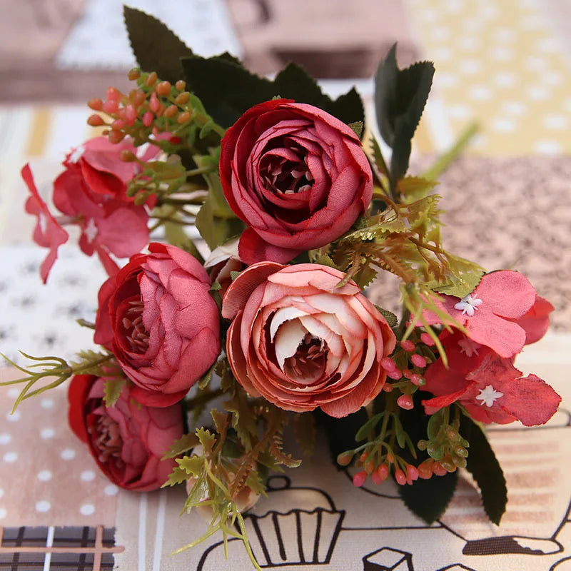 Herbstliche Künstliche Teerosen & Gerbera Seidenblumen – Kunstblumenstrauß für Hochzeit, Zuhause & Raumdekoration Kaufschwan® Rot