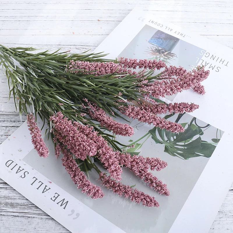 Schöne Künstliche Lavendelblumen mit Schaum-Weizen & Kolbenblumen – Kunstblumenstrauß für Hochzeit, Zuhause & Weihnachtsdekoration | DIY Florale Handwerkskunst Kaufschwan® Lila 1 Stück