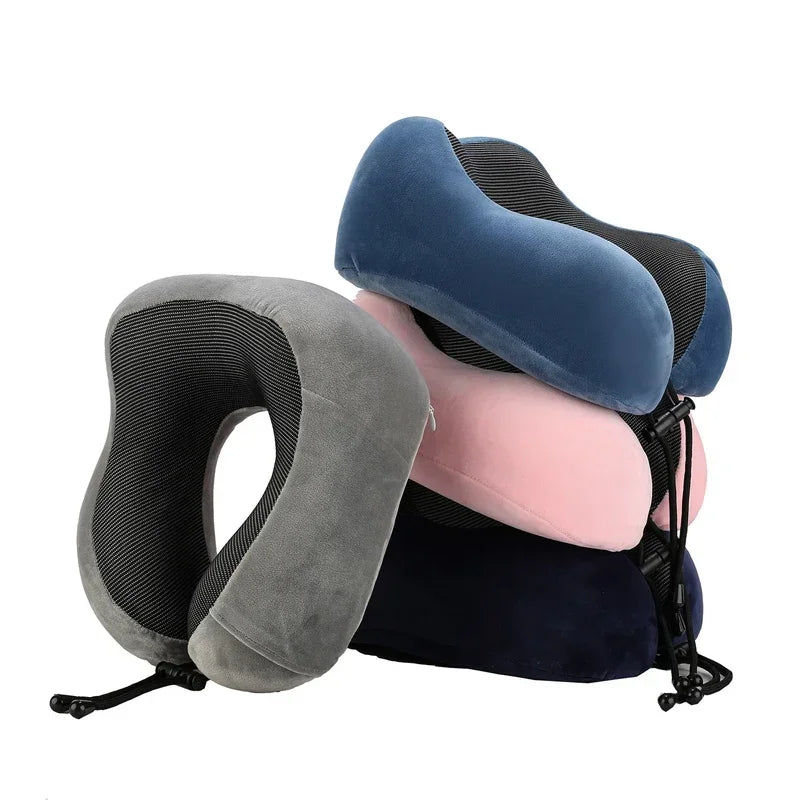 U Förmiges Memory Foam Nackenkissen – Weiches Reisekissen für Flugzeug und Nackenstütze Kaufschwan®
