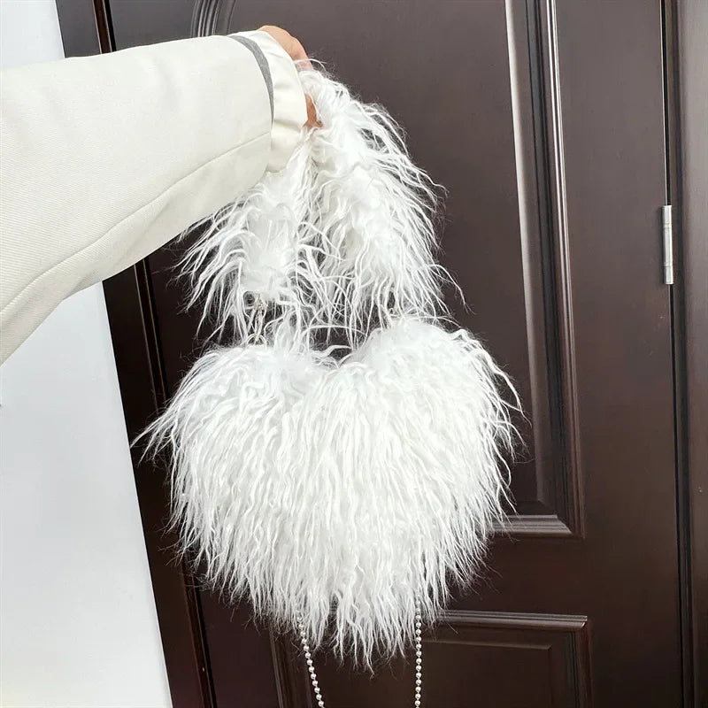 Herzförmige Plüsch Crossbody Tasche – Süße Love Kunstfell Damen Schultertasche & Flauschige Unterarm Handtasche