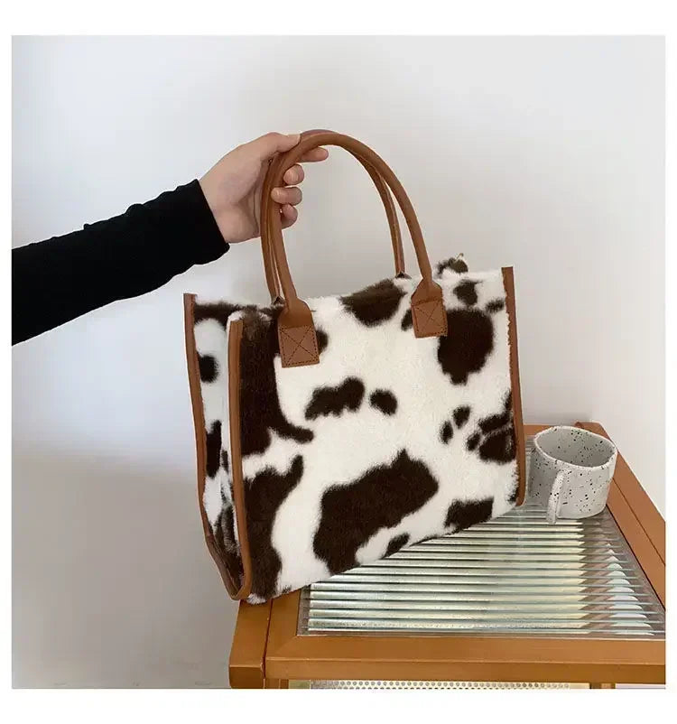 Damen Handtasche aus Weichem Plüsch – Winter Tote mit Leoparden- & Kuhmuster | Flauschige PU Leder Unterarm Schultertasche Kaufschwan®