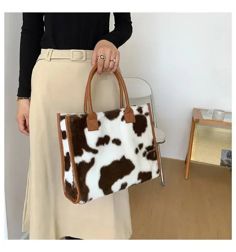 Damen Handtasche aus Weichem Plüsch – Winter Tote mit Leoparden- & Kuhmuster | Flauschige PU Leder Unterarm Schultertasche Kaufschwan®