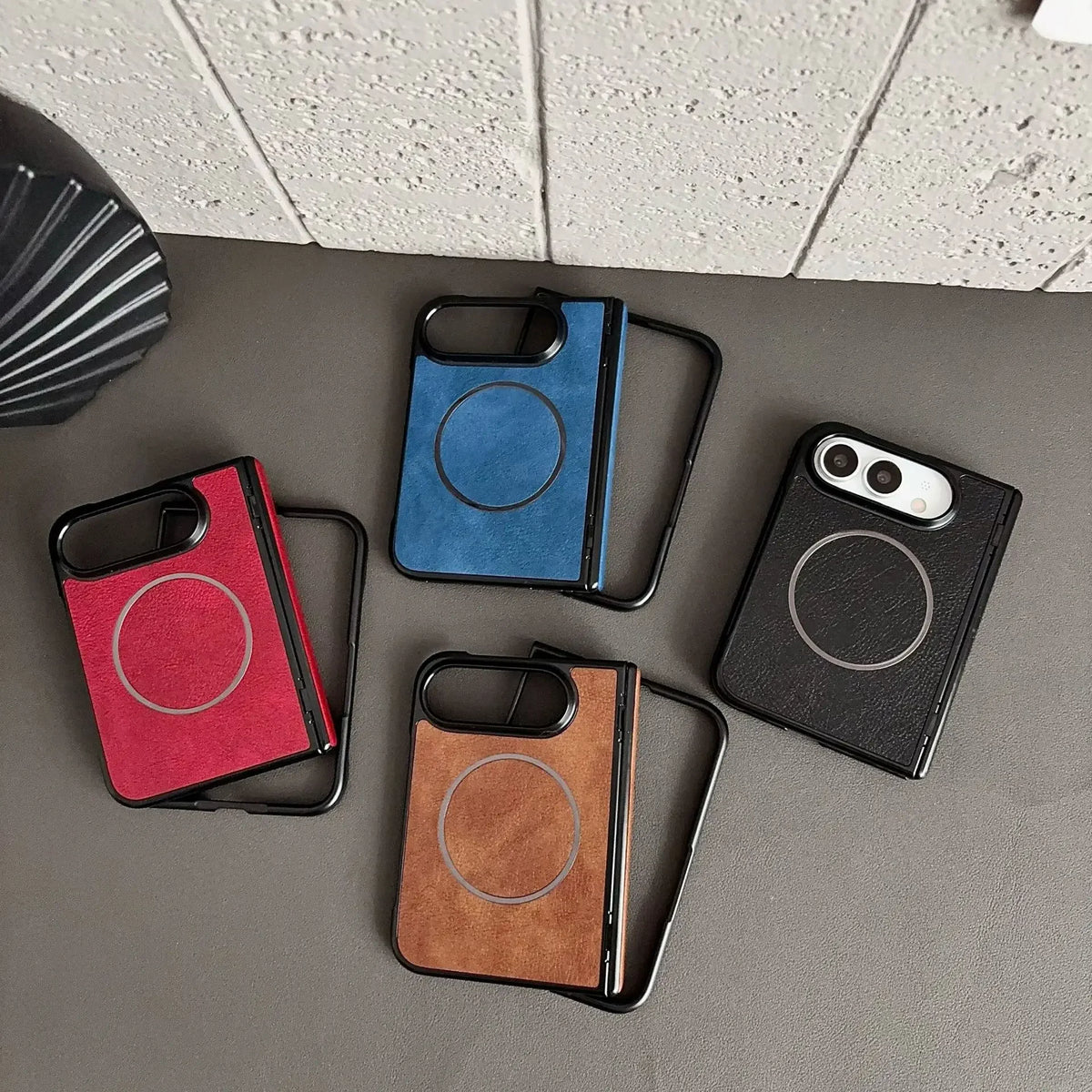Hochwertige Magnetische Schutzhülle in Lederoptik für iPhone Duo – MagSafe-Kompatible Rundumschutzhülle mit Scharnier- und Stoßschutz Kaufschwan®