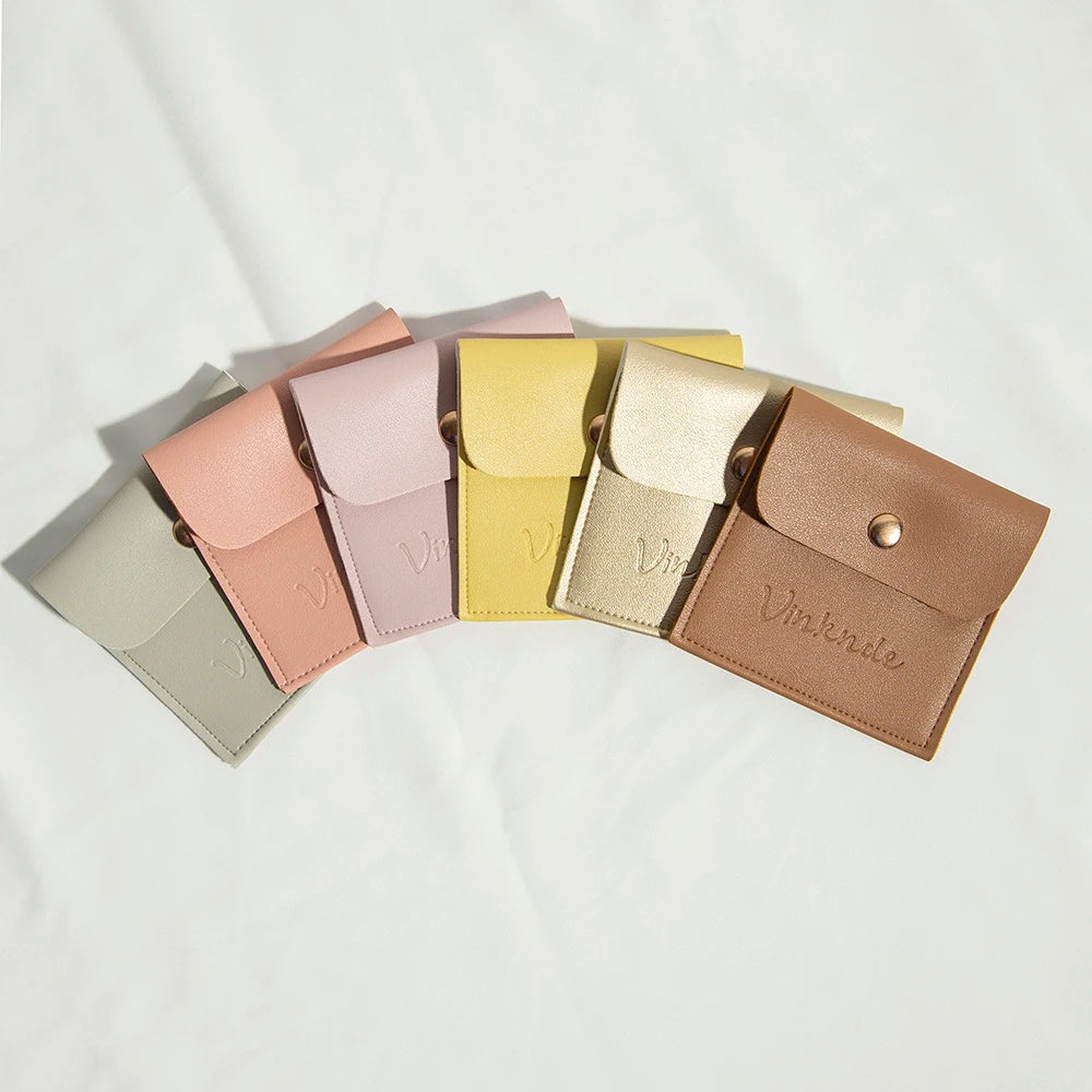 50 Stück Personalisierte PU-Leder Schmuckbeutel – Mit Druckknopfverschluss | Logo-Druck für Ohrringe, Ringe, Broschen & Geschenke Kaufschwan®