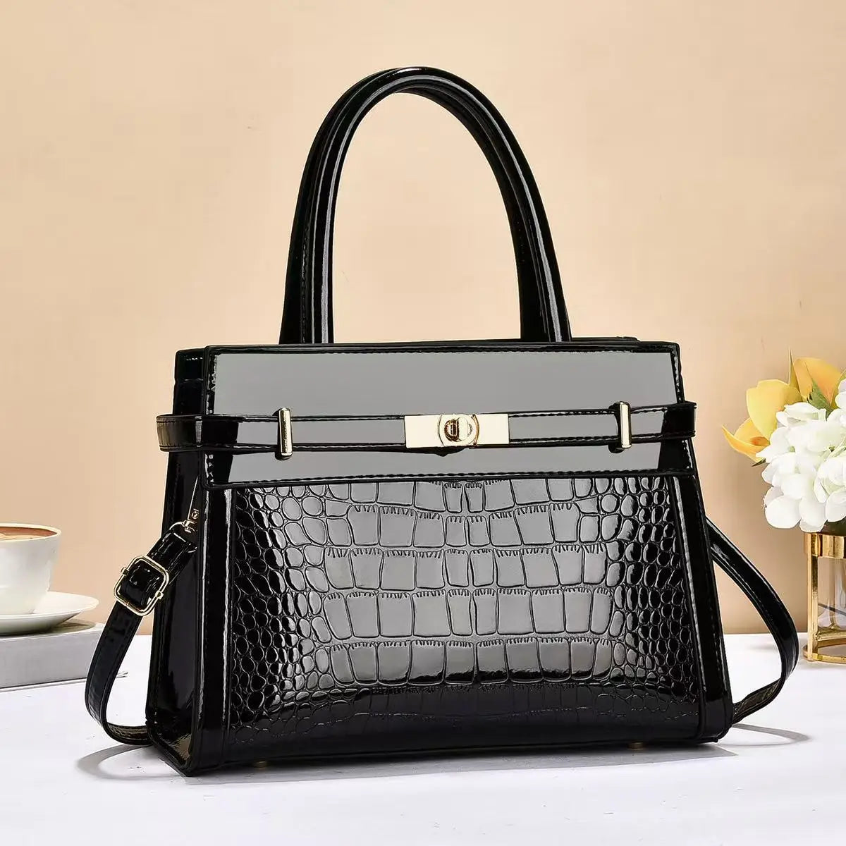 Stilvolle Damenhandtasche mit Kroko Muster – Große Mom Bag | Trendige PU Leder Pendler Schultertasche Kaufschwan® Schwarz