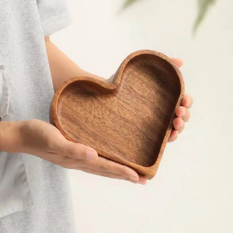 Herzförmige Holz Teller – Dessert- & Sushi Serviertablett | Süßigkeiten Schale Dekorative Holzplatte für Valentinstag Kaufschwan®