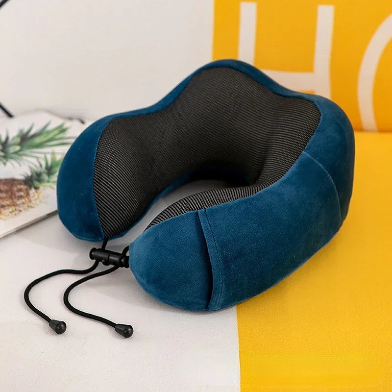 U Förmiges Memory Foam Nackenkissen – Weiches Reisekissen für Flugzeug und Nackenstütze Kaufschwan®