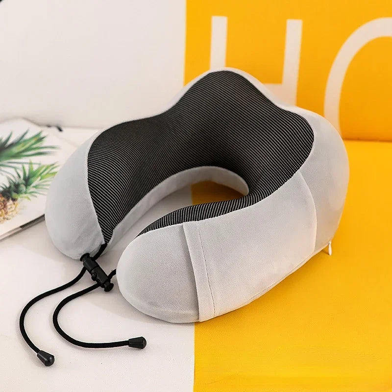 U Förmiges Memory Foam Nackenkissen – Weiches Reisekissen für Flugzeug und Nackenstütze Kaufschwan®