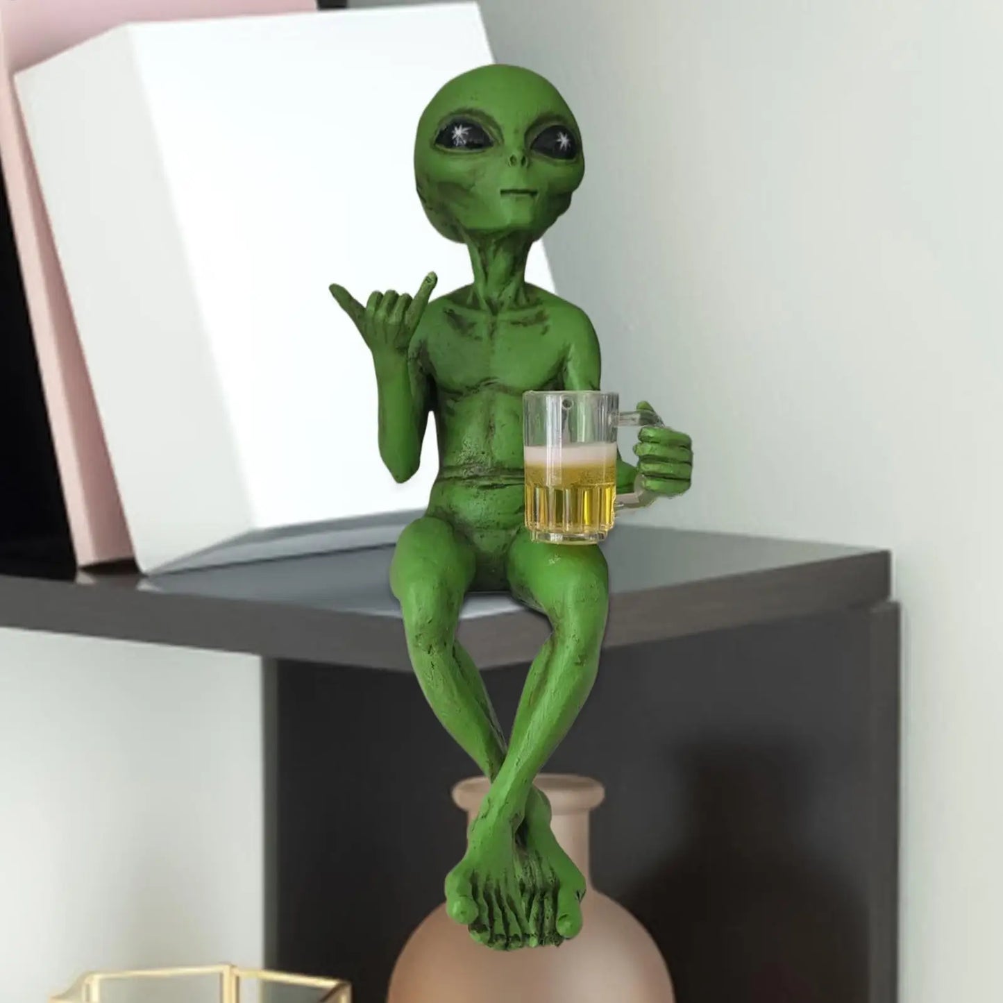 Grüne Alien Statue – Lustige Resin Alien Skulptur als Tischdekoration und Deko Kaufschwan®