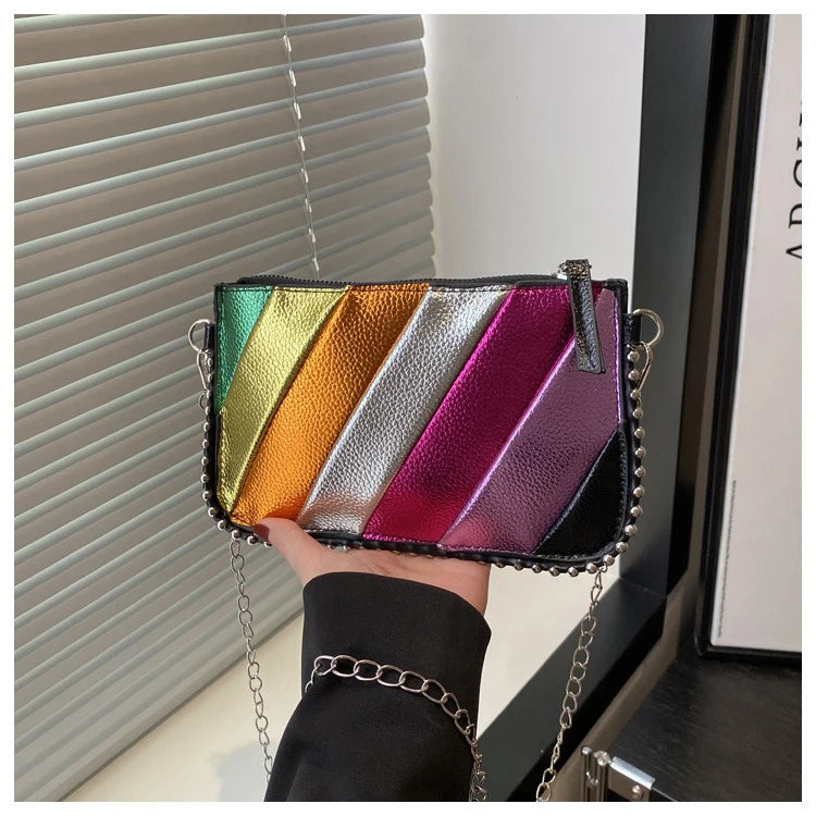 Regenbogen Gestreifte Damen Tasche – Leichte Ketten Crossbody, Schulter & Clutch Handtasche | Modische Handy Tasche Kaufschwan® Schwarz