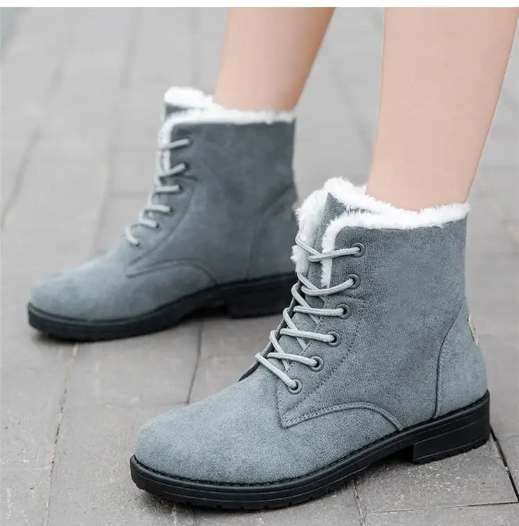 Damen Schneestiefel – Flache Plateau Winter Schuhe | Warme Kunstfell Gefütterte Plüsch Stiefel für Damen | Bequeme Winter Schuhe Kaufschwan®
