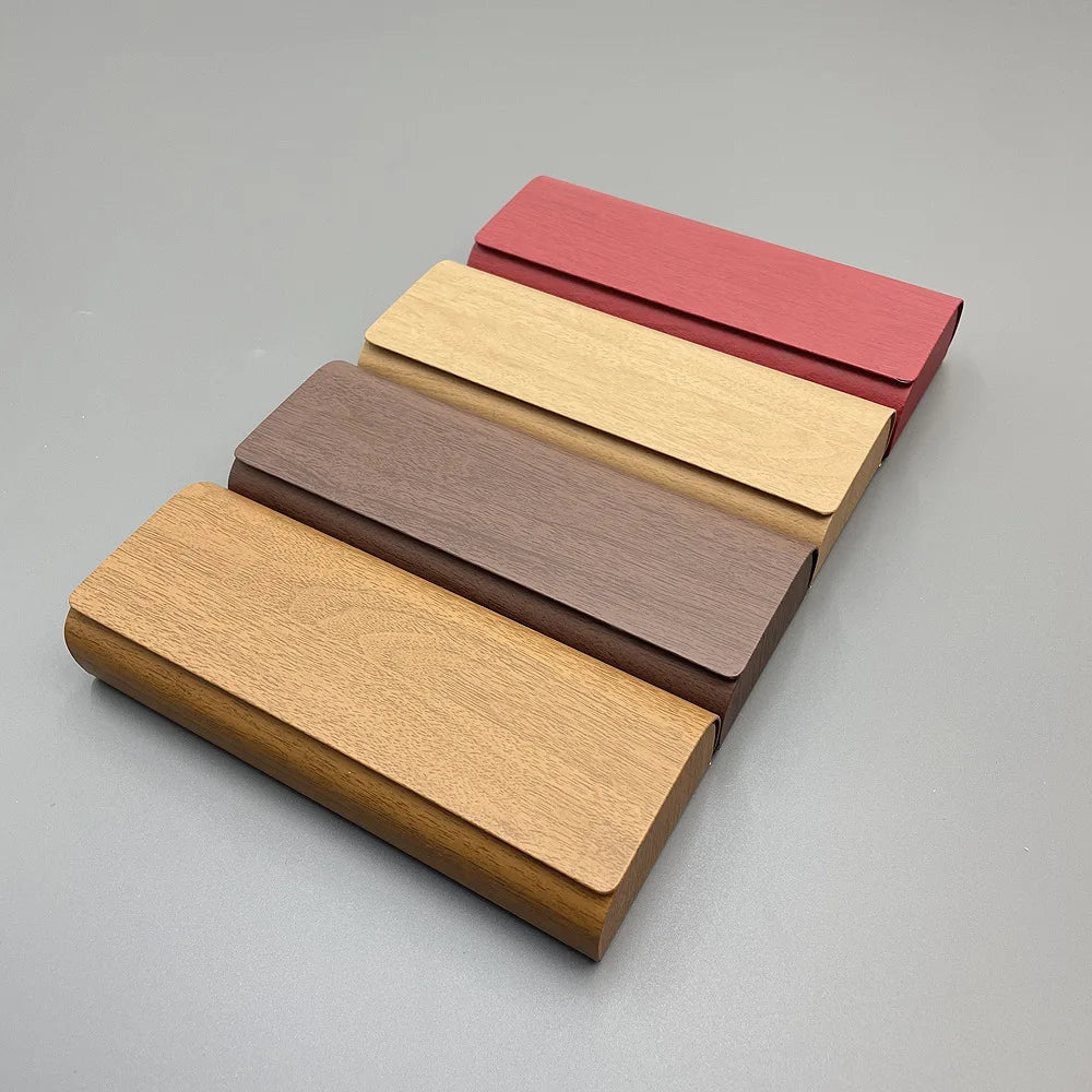 Brillenetui Holzoptik – Magnetischer Tragbarer Brillenbox mit Logo Option Kaufschwan®