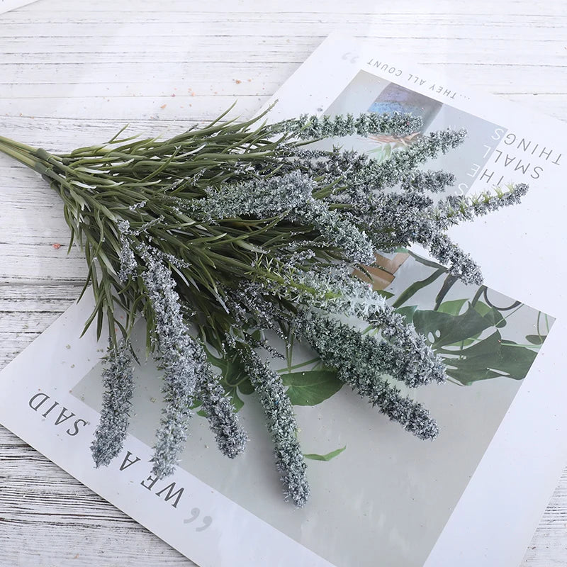 Schöne Künstliche Lavendelblumen mit Schaum-Weizen & Kolbenblumen – Kunstblumenstrauß für Hochzeit, Zuhause & Weihnachtsdekoration | DIY Florale Handwerkskunst Kaufschwan® Blau/Grau 1 Stück