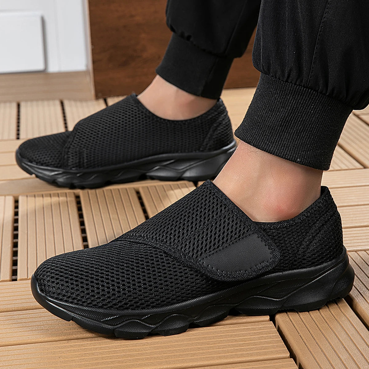 Damen Weitgeschnittene Sneaker – Atmungsaktive Mesh Freizeitschuhe | Bequeme Flache Schuhe für Damen Kaufschwan®