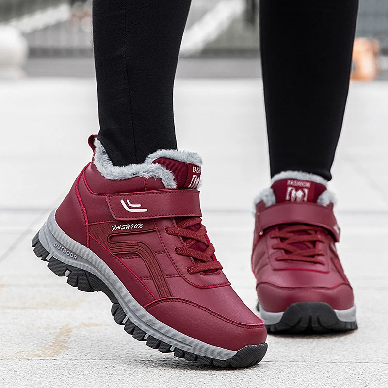 Damen Winterstiefel – Designer Wasserdichte Plateau Stiefeletten im Australischen Stil | Luxus Lederoptik mit Kunstfell Futter Kaufschwan® Rot 36