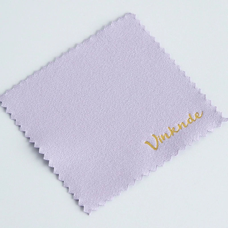 50 Stück Silber Poliertücher mit geprägtem Logo – 8×8cm Mikrofaser-Wildleder Stoff | Schmuckreiniger für Silber, Gold & Accessoires Kaufschwan® Lila Mit Logo