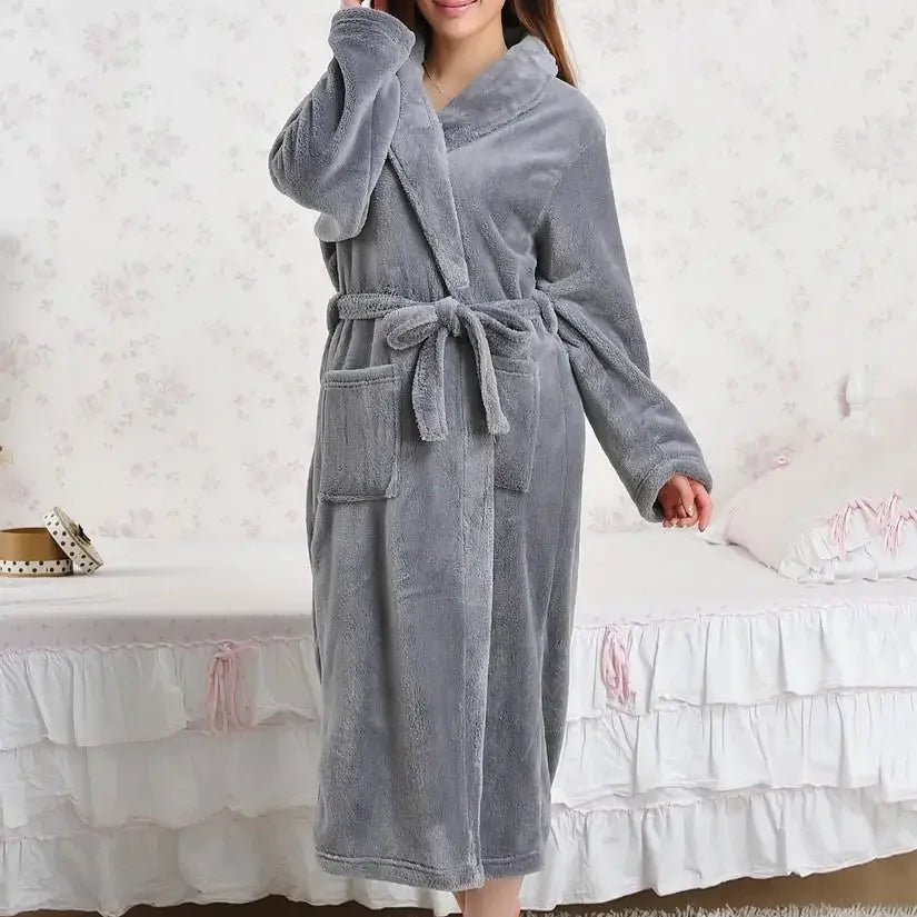 Langer Winter-Bademantel aus Korallenvlies – Dicker Warmer Flanell-Morgenmantel im Kimono-Stil für Zuhause