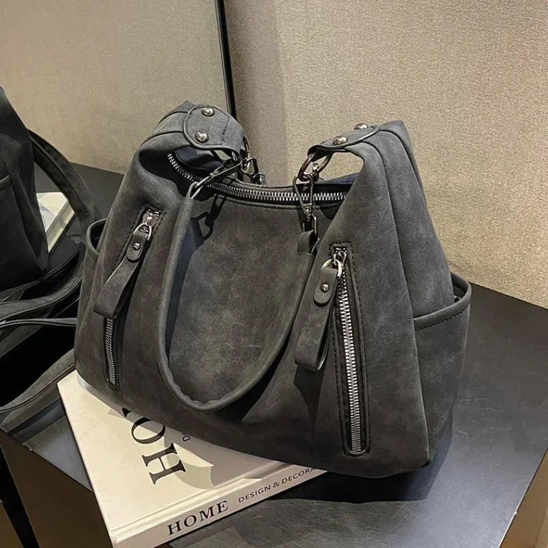 Damen Crossbody Tasche Luxus Designer – Schräge Umhängetasche & Schultertasche | Große Retro Hobo Tasche aus Mattem PU Leder Kaufschwan® Schwarz