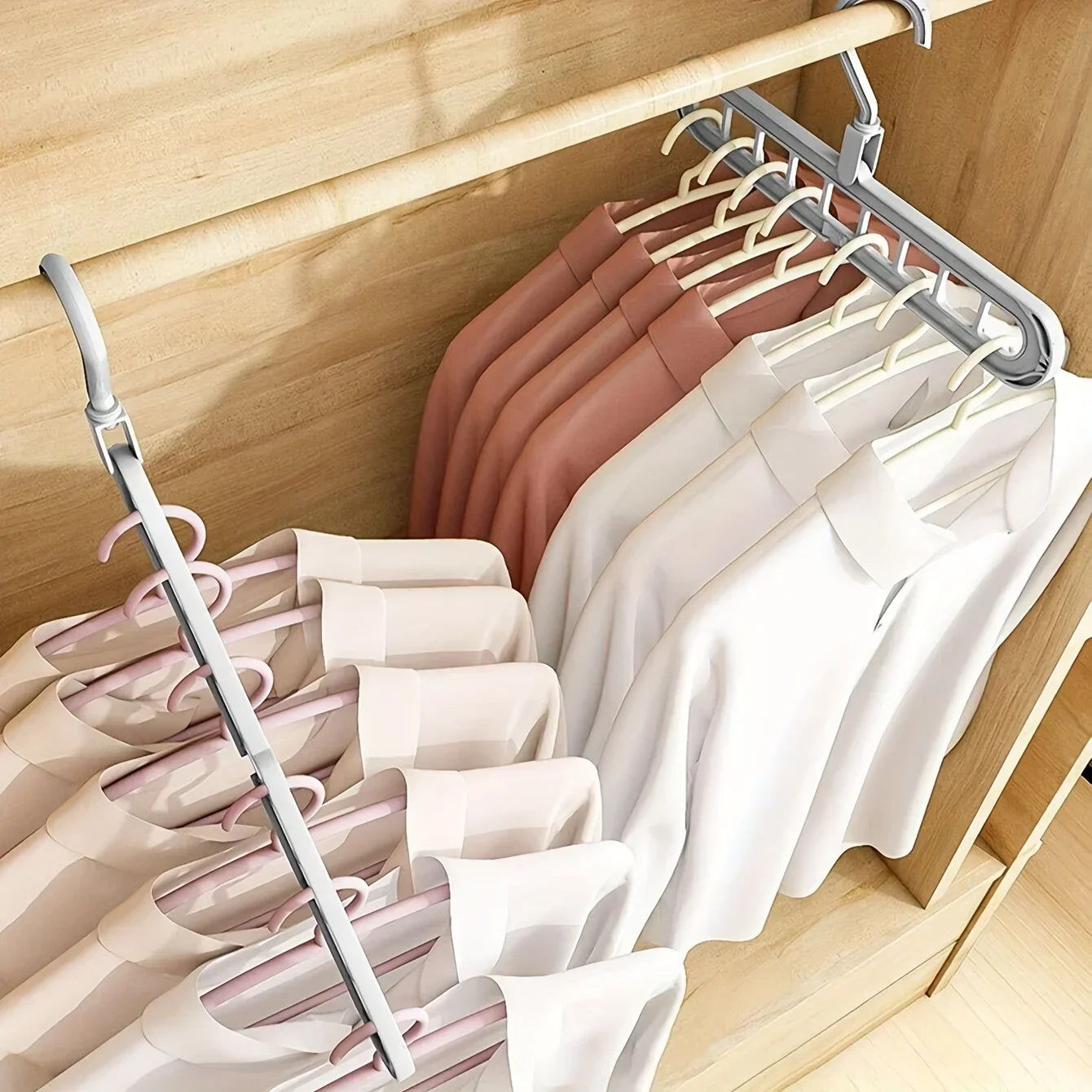 Kunststoff 9 Loch Faltbare Kleiderbügel – Robuster Platzsparender Organizer für Kleiderschrank und Garderobe Kaufschwan®