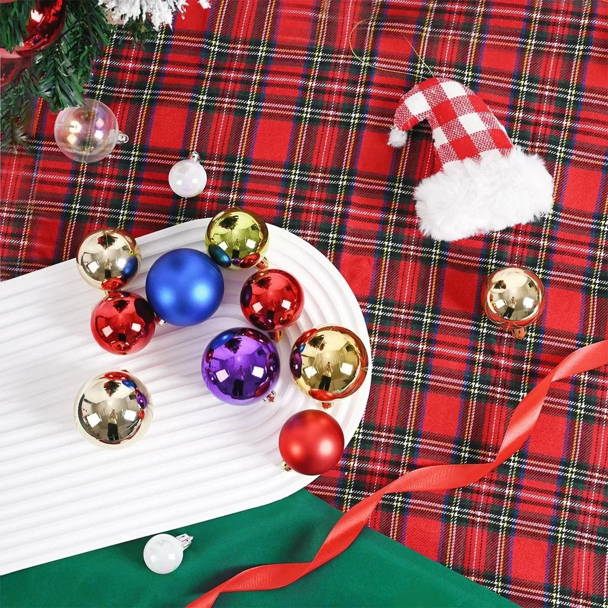 24 Stück 4CM Weihnachtskugeln – Bruchsichere Baumdekoration | Hängende Christbaumkugeln für Zuhause & Festliche Anlässe Kaufschwan®