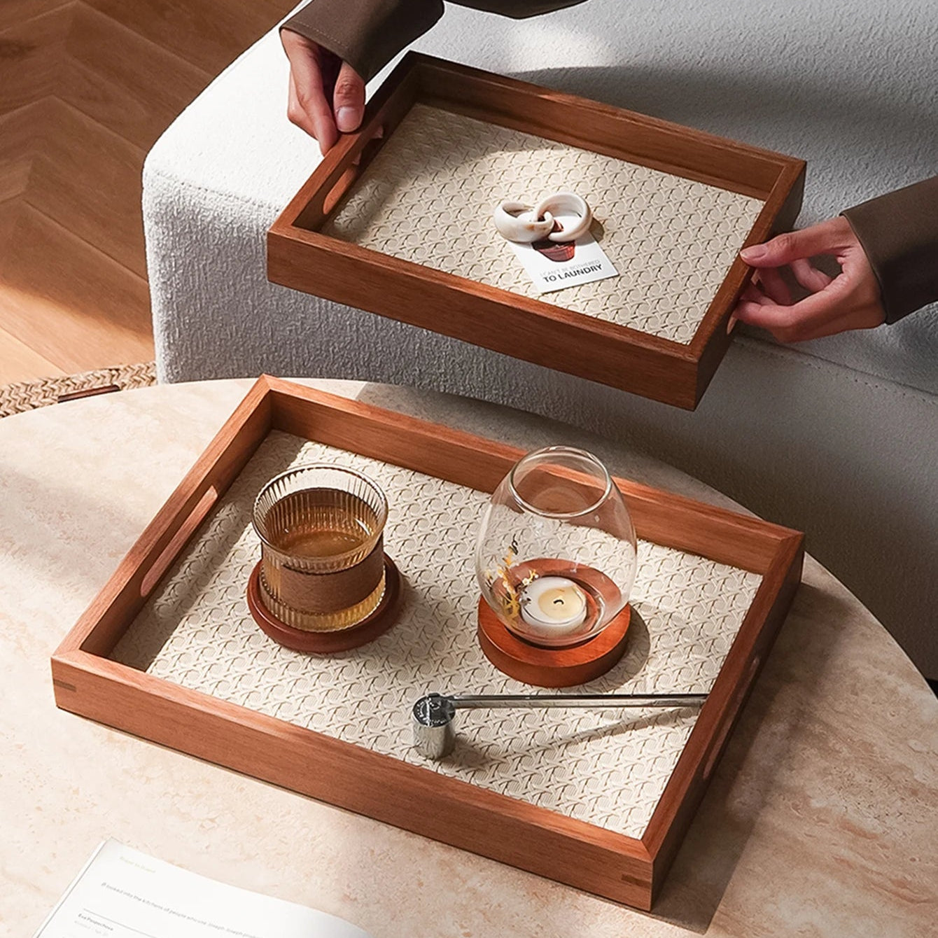 Leder-Tablett mit Bambusmuster & Akazienholz – Dekoratives Schmuck- & Aromatherapie-Tablett für Zuhause & Geschenkideen Kaufschwan®
