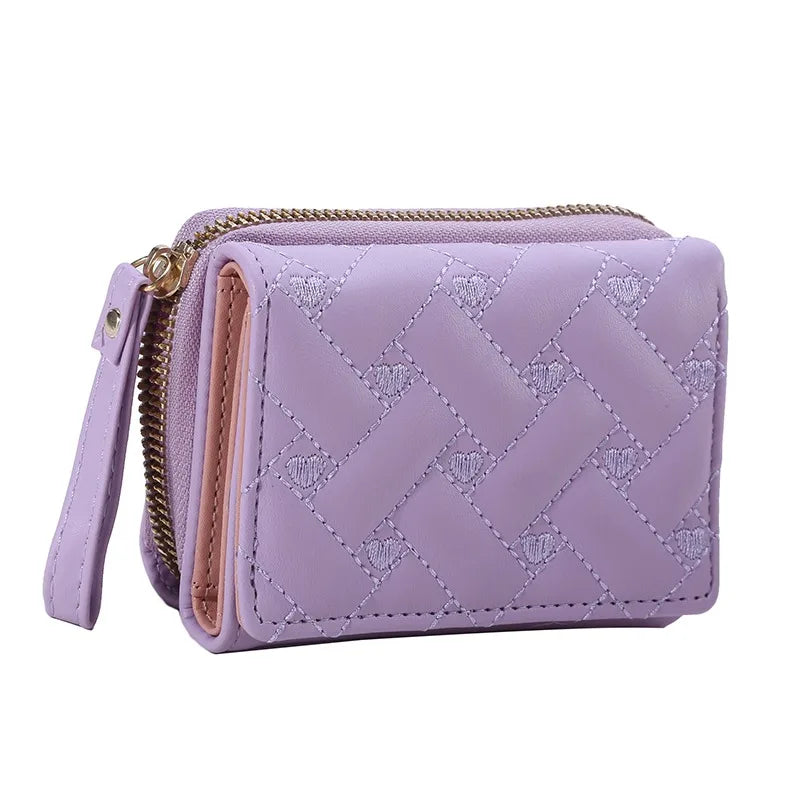 Damen Tri-Fold Kurzgeldbörse – PU Leder Kartenetui | „Love“-Stickerei im Koreanischen Minimalistischen Stil Kaufschwan® Hellviolett