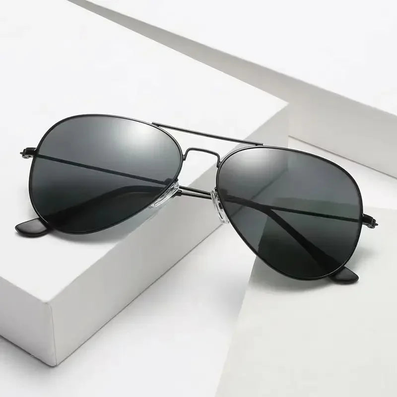 Modische Piloten-Sonnenbrille mit Verlaufsgläsern – Große Sonnenbrille mit UV400-Schutz und entspiegelten Gläsern für Herren Kaufschwan® Schwarz