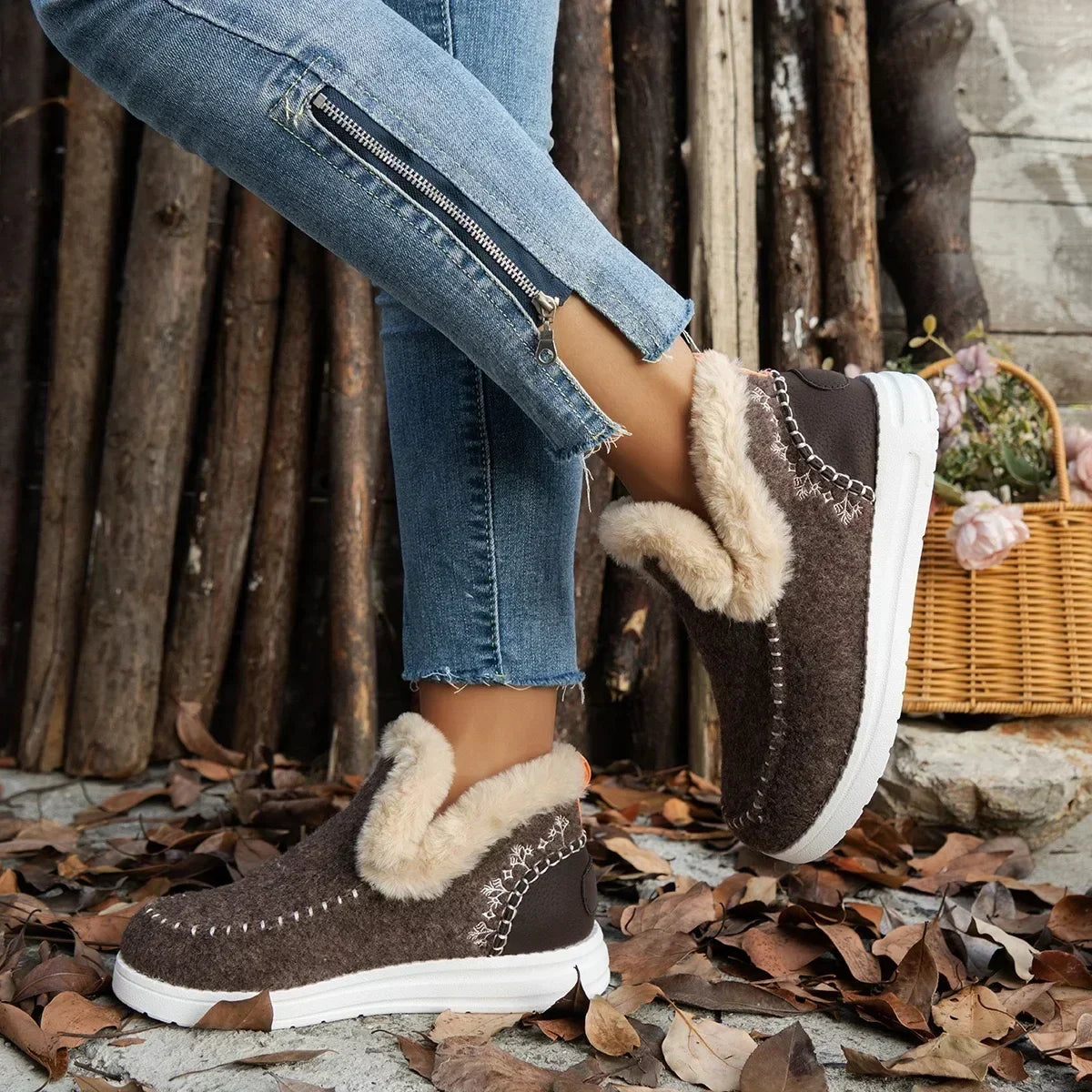 Damen Winterstiefel – Runde Zehenform Schneestiefel mit Kunstfell Futter | Flache Kurzschaft Stiefel mit Warmem Fleece für Damen Kaufschwan®