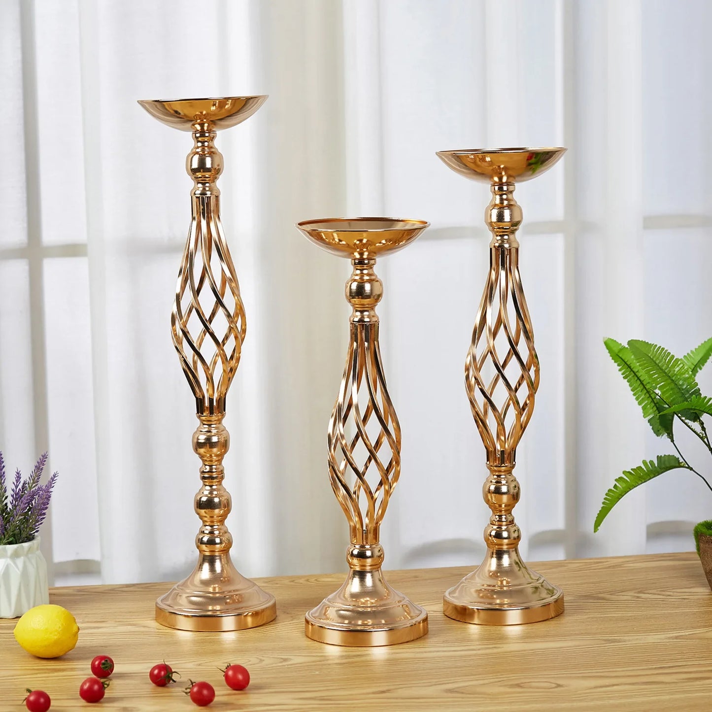 Goldfarbener Eisen Kerzenhalter – Gedrehter Tisch Kerzenständer im Vasenstil für Zuhause, Hochzeit & Blumendekoration Kaufschwan®