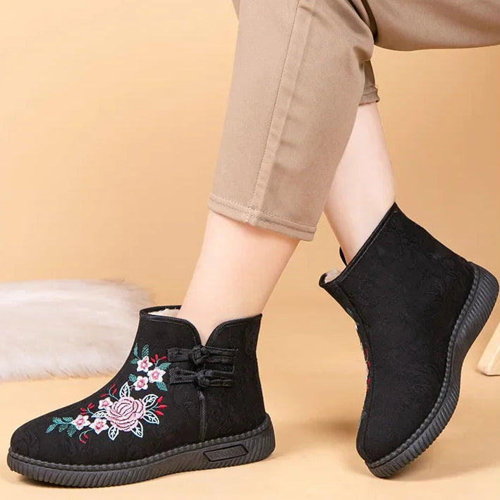 Damen Bestickte Schneestiefel – Mittelhohe Baumwollstiefel mit Kunstfell Fleece Futter | Warme Winter Schuhe für Mütter Kaufschwan®