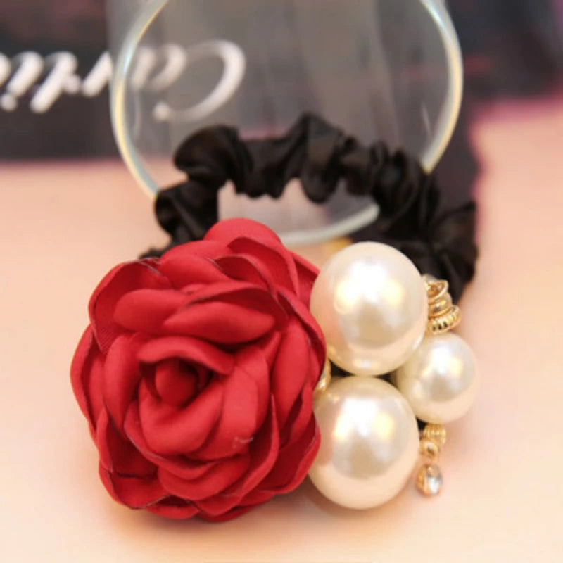 Perlen Rosen Blumen Haaraccessoires | Kamelien Haargummi Scrunchie | Eleganter Haarring für Damen Kaufschwan®