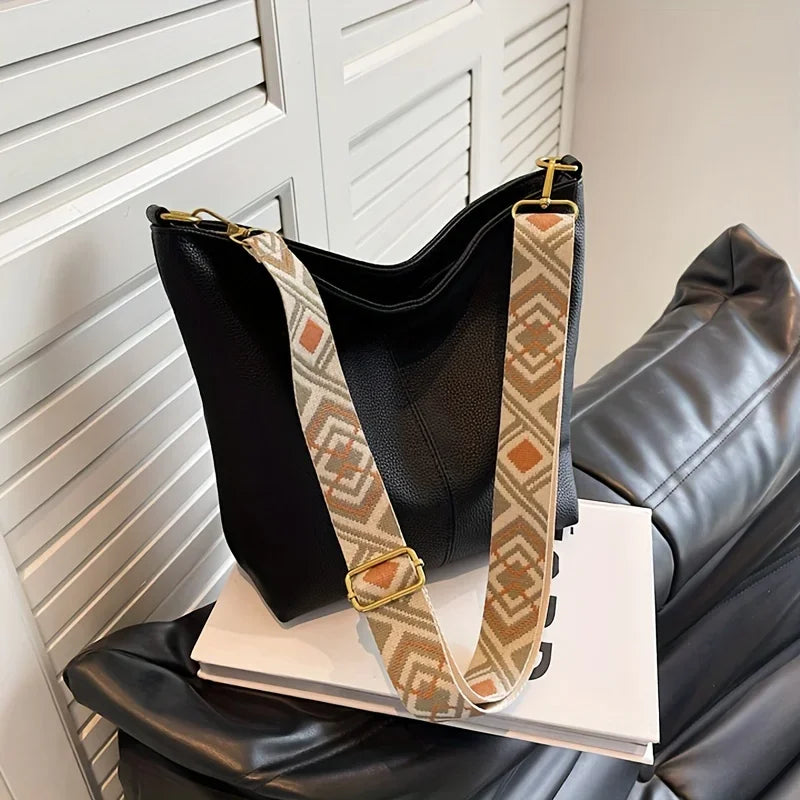 Schlichte Damen Crossbody Tasche mit Großem Fassungsvermögen – Lässige Multifunktionale Pendler Tasche | Schultertasche mit PU Leder Struktur Kaufschwan® Schwarz