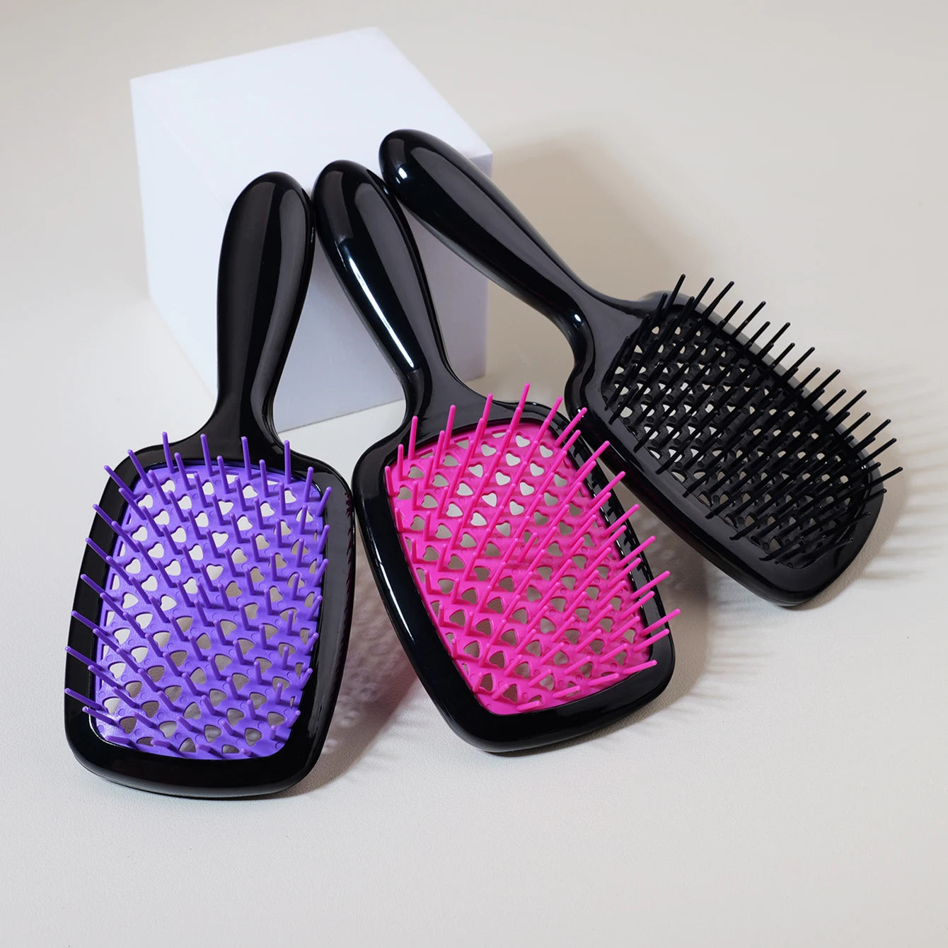 Herzförmige Multi-Color Haarbürste – 1/3 Stück | Antistatische Bürste für Nasses & Trockenes Haar, Perückenfreundlich Kaufschwan®