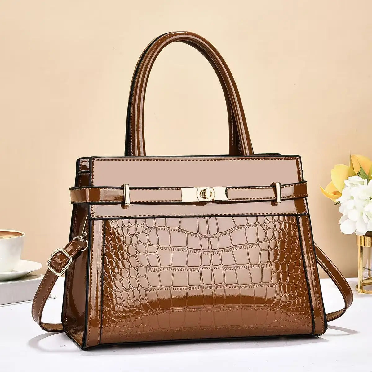 Stilvolle Damenhandtasche mit Kroko Muster – Große Mom Bag | Trendige PU Leder Pendler Schultertasche Kaufschwan® Braun