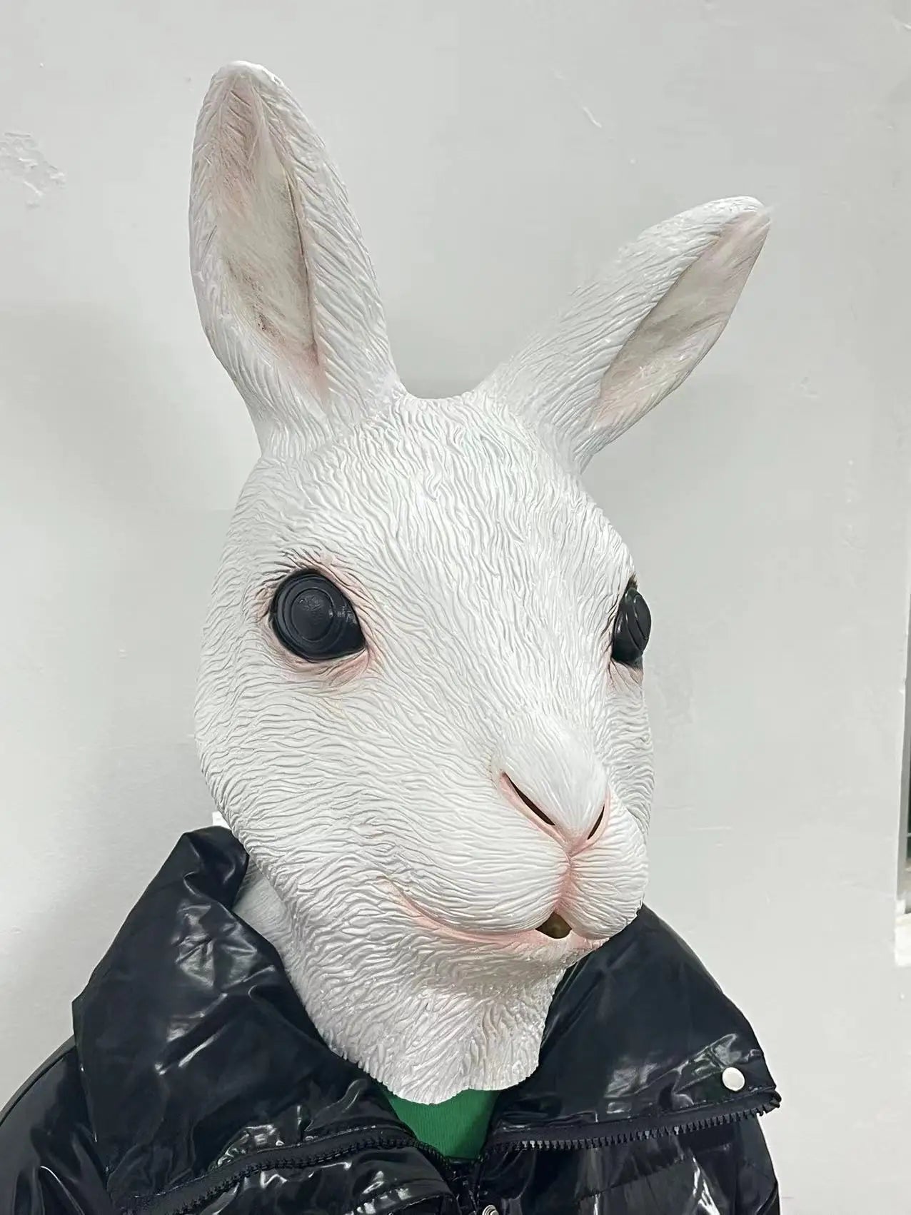 Weiße Hasen Vollgesichtsmaske – Tier Cosplay Maske für Halloween, Weihnachten, Bar & Maskenball Kostümrequisite Kaufschwan®
