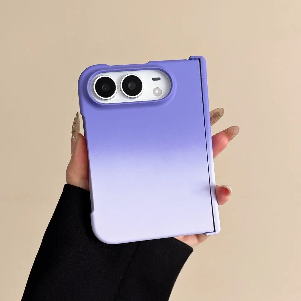 Luxuriöse Schlanke Schutzhülle mit Farbverlauf für iPhone Duo – Matte Hart-PC-Hülle mit Stoß- und Scharnierschutz Kaufschwan® Lila iPhone Duo