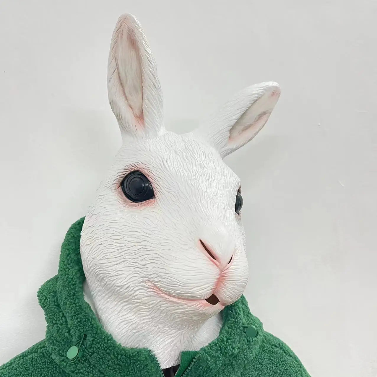 Weiße Hasen Vollgesichtsmaske – Tier Cosplay Maske für Halloween, Weihnachten, Bar & Maskenball Kostümrequisite Kaufschwan®