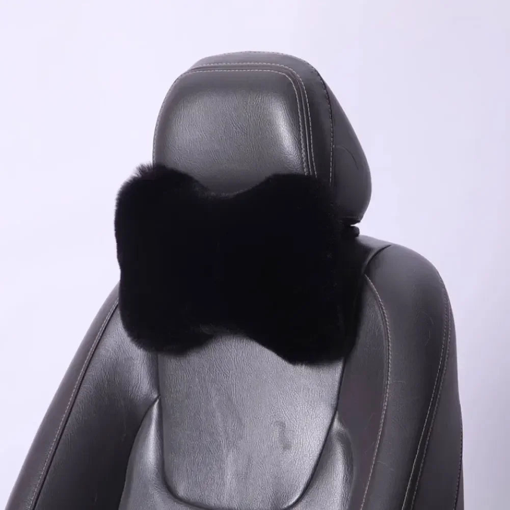 Winter Plüsch Nackenstützkissen fürs Auto – Universelles Kopfstützen- & Lendenkissen für Wärme & Komfort Kaufschwan® Schwarz