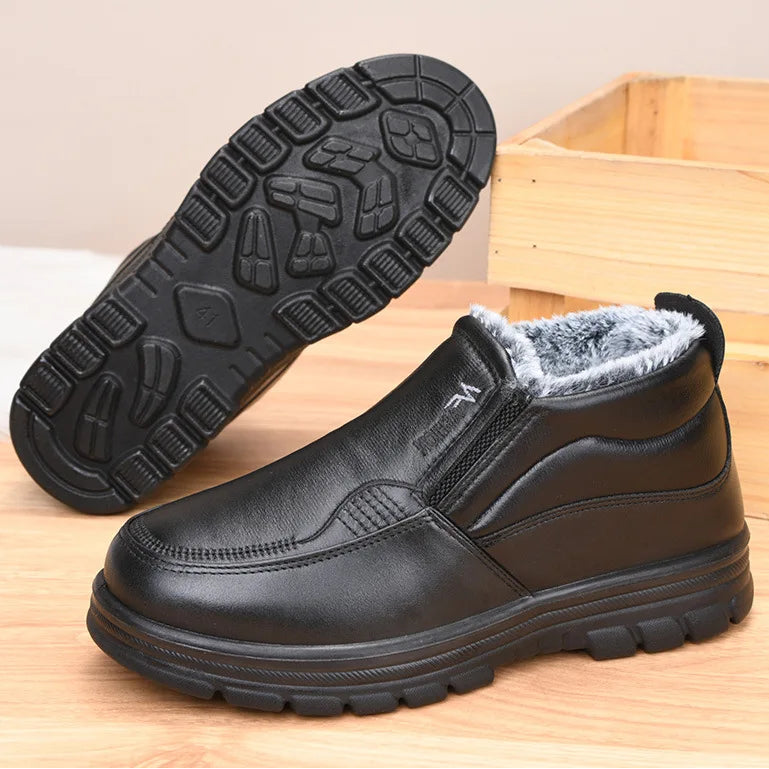 Herren Winterstiefel aus Leder – Wasserdicht & Rutschfest | Gefütterte Warme Baumwoll-Stiefeletten für Arbeit & Outdoor Kaufschwan® Schwarz 38