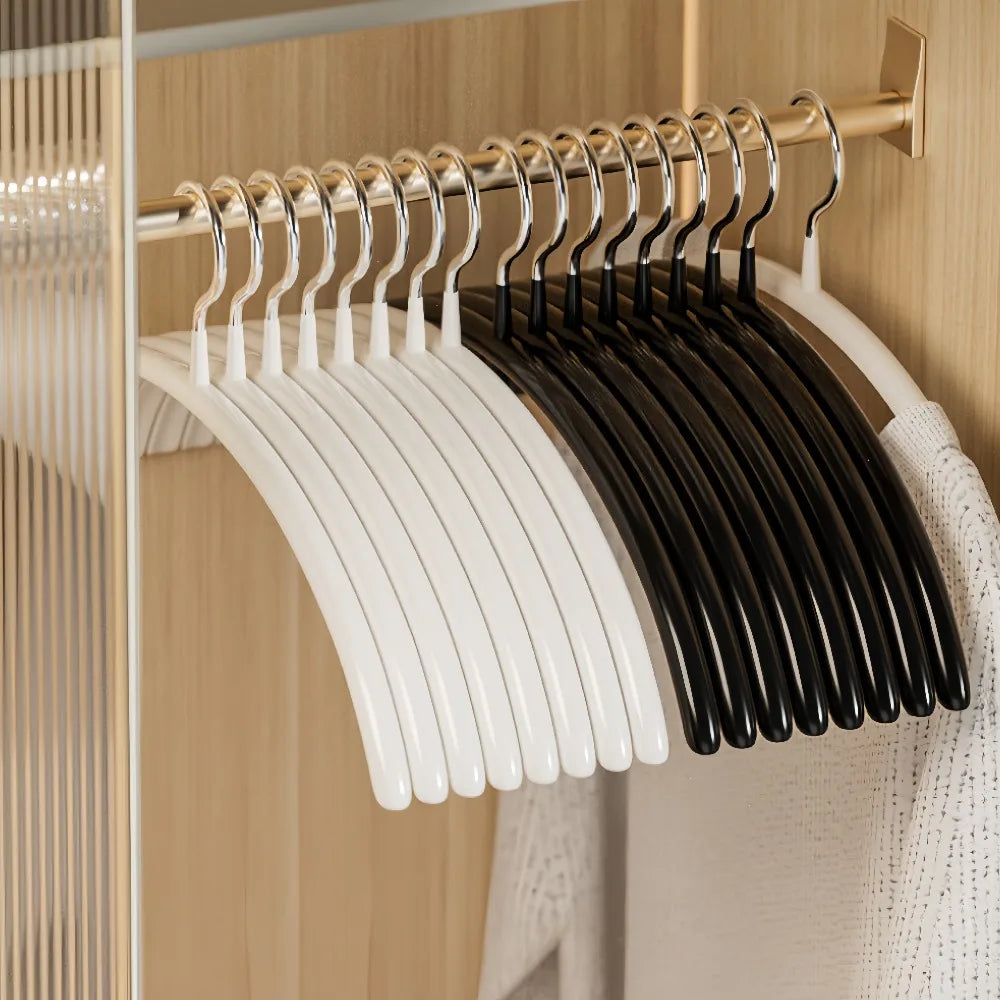 Halbkreisförmige Kleiderbügel – Anti Rutsch Schulter Schutz für Die Kleiderschrank Organisation Kaufschwan®