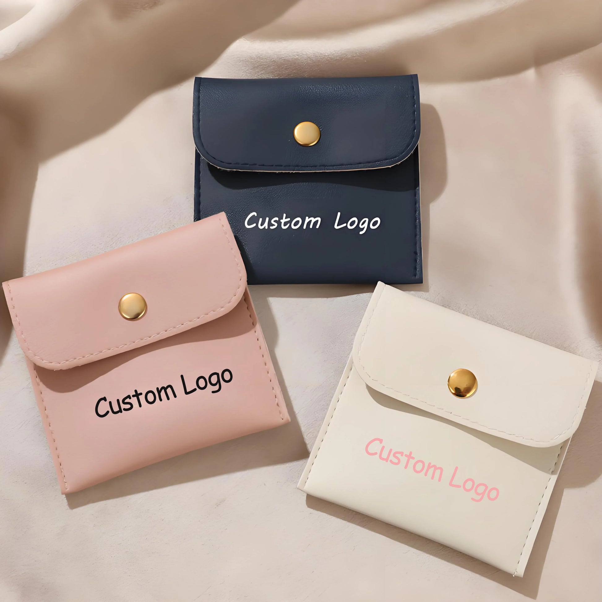 50 Stück Personalisierte PU-Leder Schmuckbeutel – Mit Druckknopfverschluss | Logo-Druck für Ohrringe, Ringe, Broschen & Geschenke Kaufschwan®