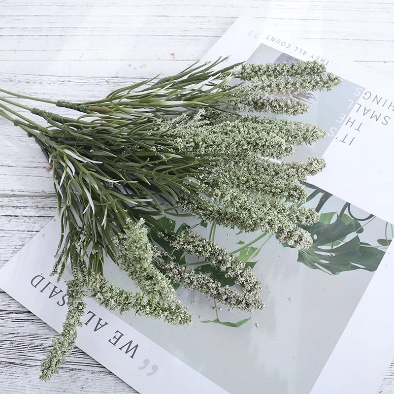 Schöne Künstliche Lavendelblumen mit Schaum-Weizen & Kolbenblumen – Kunstblumenstrauß für Hochzeit, Zuhause & Weihnachtsdekoration | DIY Florale Handwerkskunst Kaufschwan® Grün 1 Stück