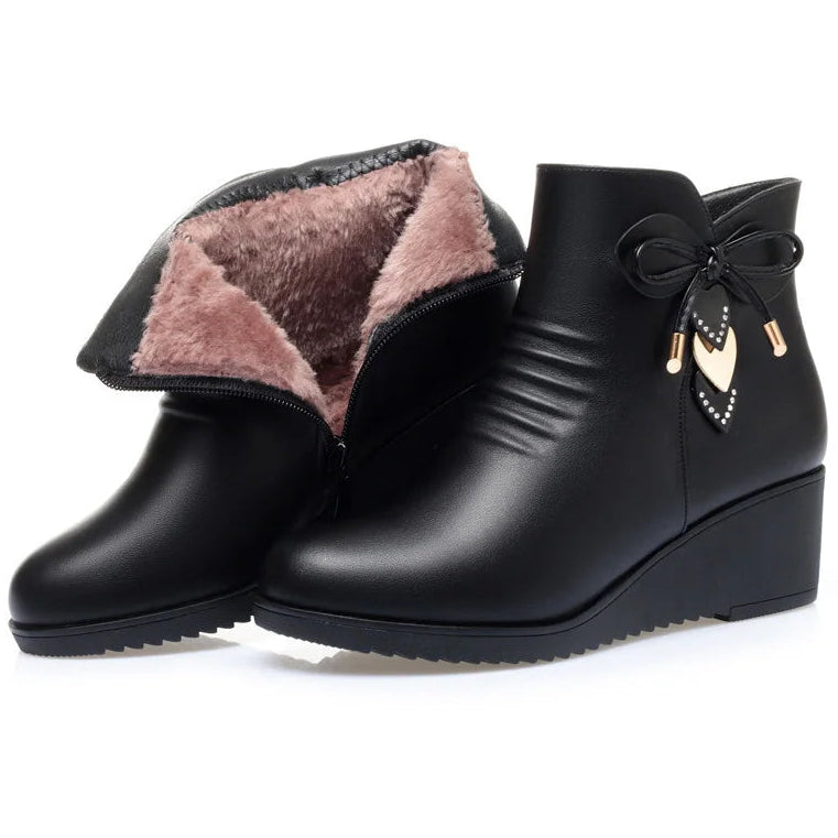 Damen Warme Baumwollschuhe – Weiche Leder Kunstfell Gefütterte Knöchelstiefel | Plateau Keilstiefel Rutschfest Kurzschaft Stiefel für Mütter Kaufschwan® Schwarz 35