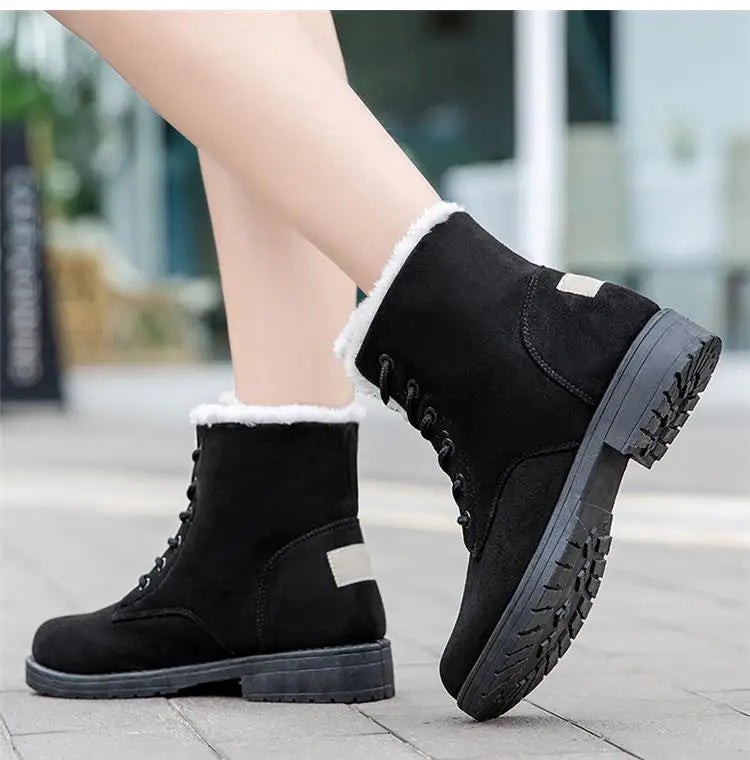 Damen Schneestiefel – Flache Plateau Winter Schuhe | Warme Kunstfell Gefütterte Plüsch Stiefel für Damen | Bequeme Winter Schuhe Kaufschwan®