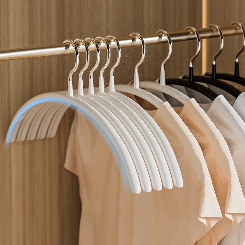 Halbkreisförmige Kleiderbügel – Anti Rutsch Schulter Schutz für Die Kleiderschrank Organisation Kaufschwan®
