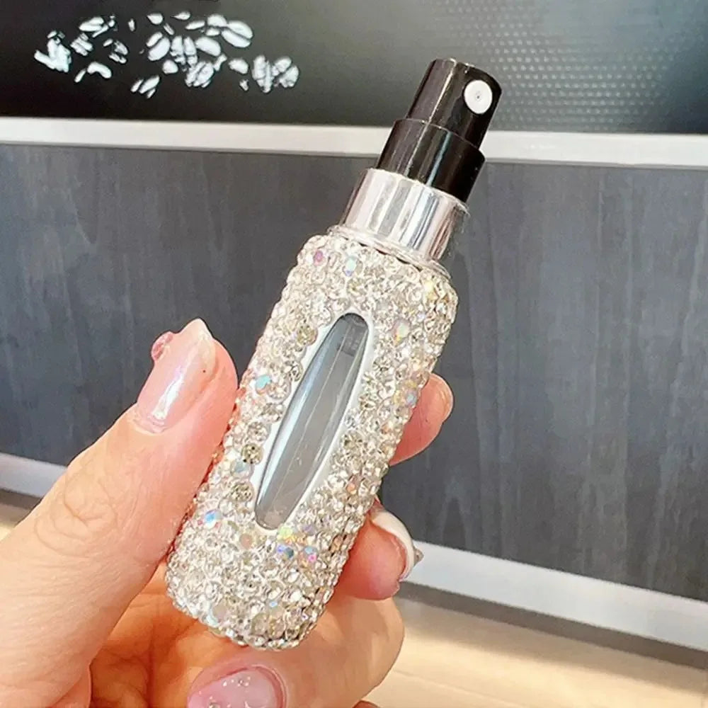 Bling Parfüm Zerstäuber mit Strass – 5ml Nachfüllbare Reise-Sprayflasche | Mini Tragbarer Parfümspender & Geschenk Kaufschwan®