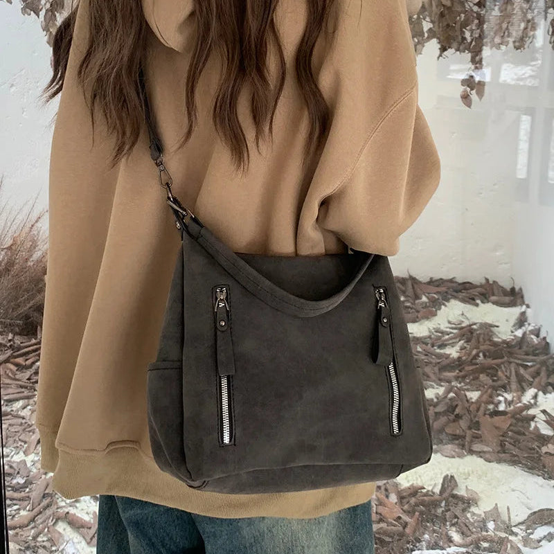 Damen Crossbody Tasche Luxus Designer – Schräge Umhängetasche & Schultertasche | Große Retro Hobo Tasche aus Mattem PU Leder Kaufschwan®
