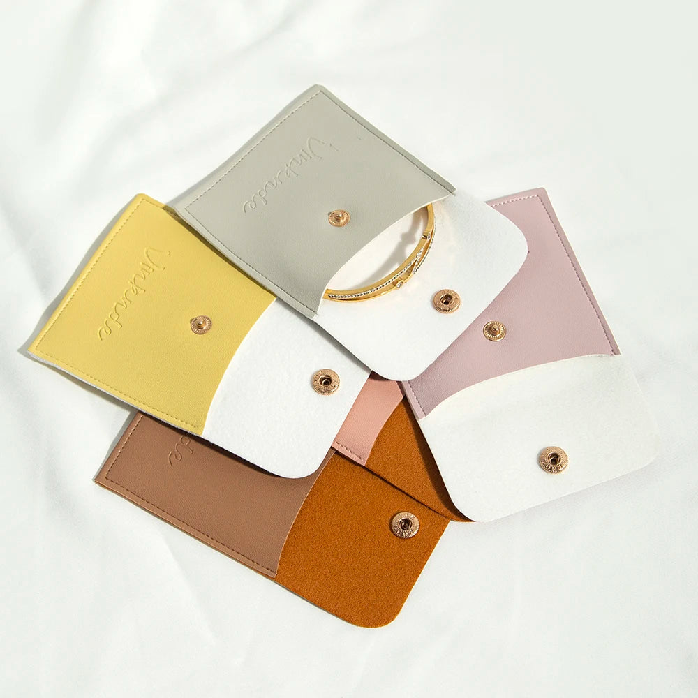 50 Stück Personalisierte PU-Leder Schmuckbeutel – Mit Druckknopfverschluss | Logo-Druck für Ohrringe, Ringe, Broschen & Geschenke Kaufschwan®